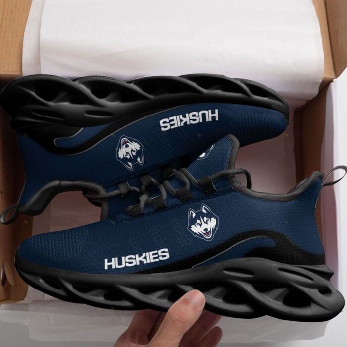 UConn Huskies Black Shoes Max Soul